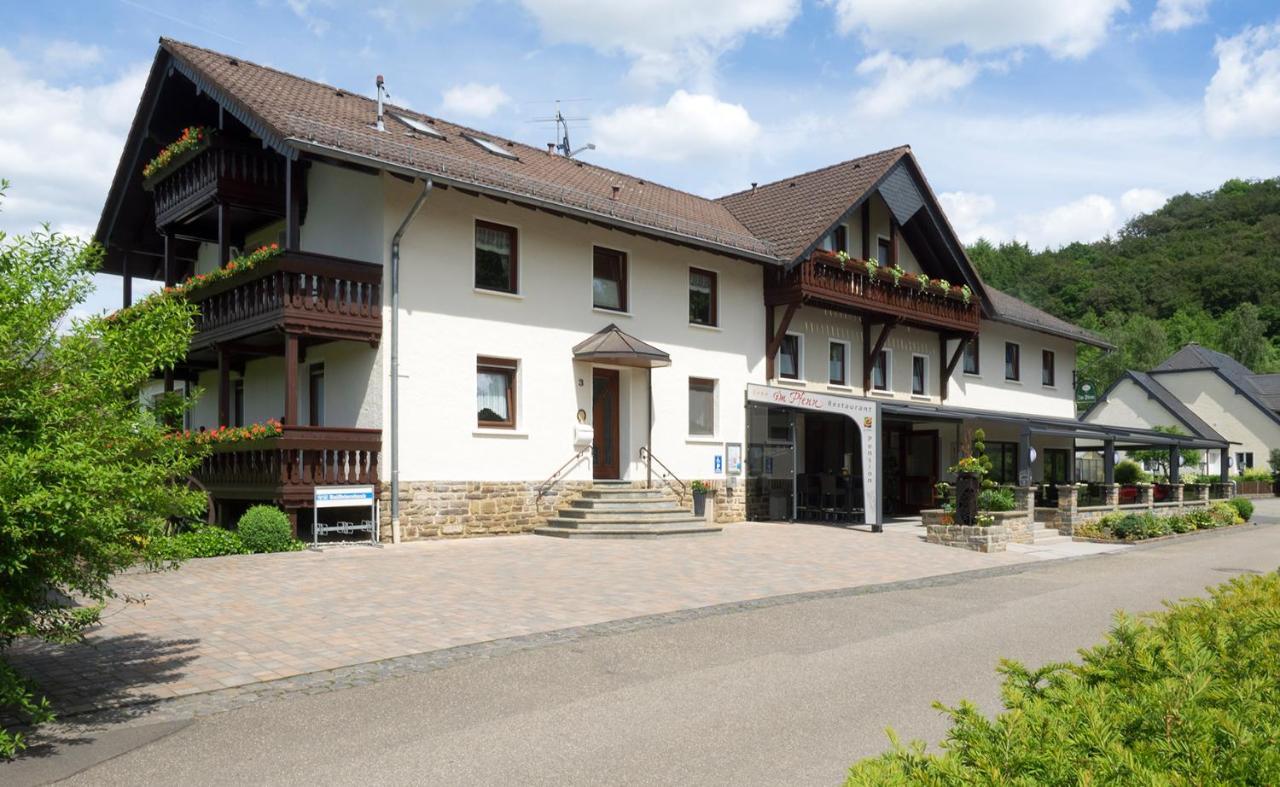 Restaurant - Pension Im Pfenn Irrhausen エクステリア 写真